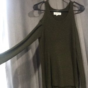 Dark green small cut out shoulder sweater👍🏻